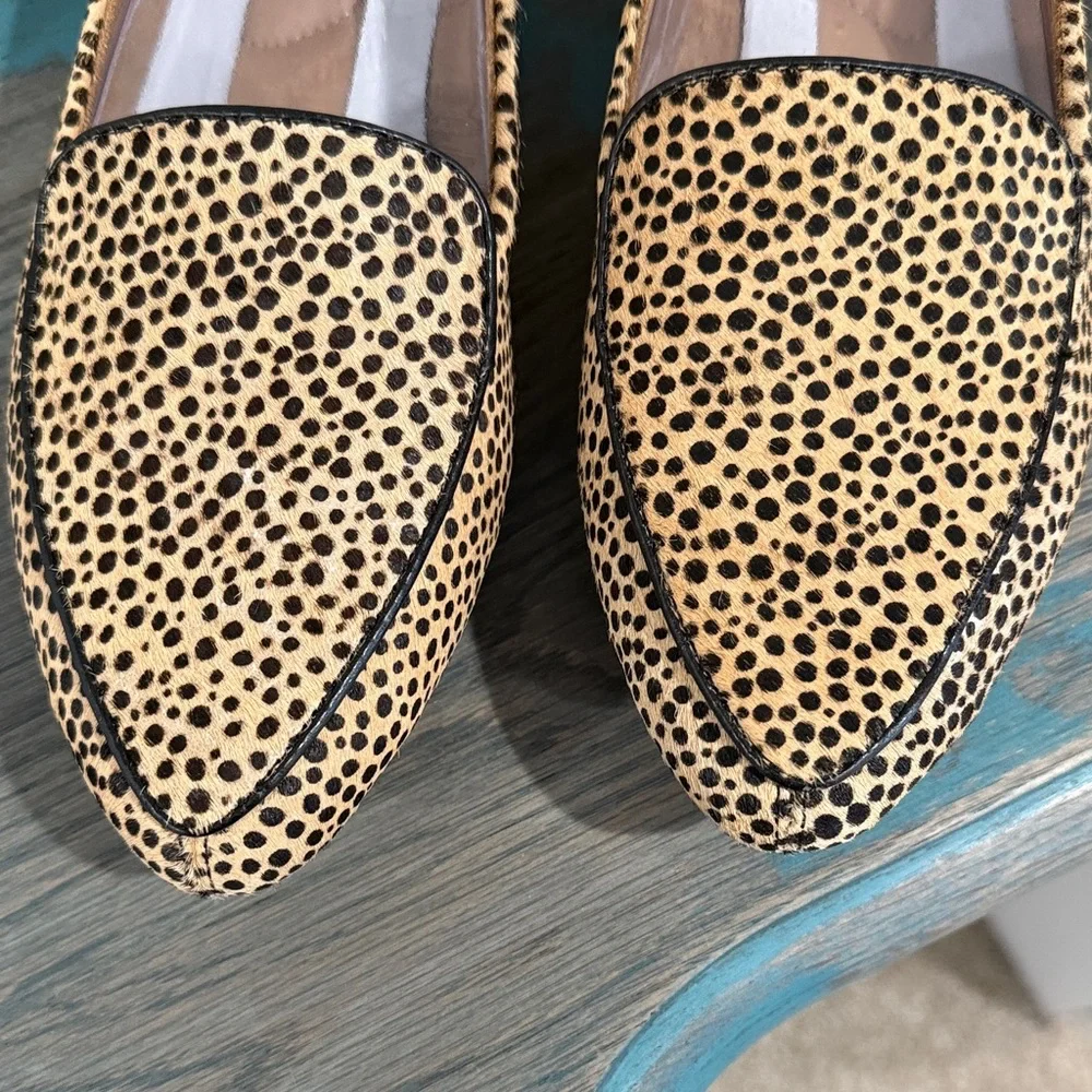 NEW IN BOX me too Leopard-Print Slip-On Calf Hair Flats in Tan and Black-10 - Picture 3 of 11